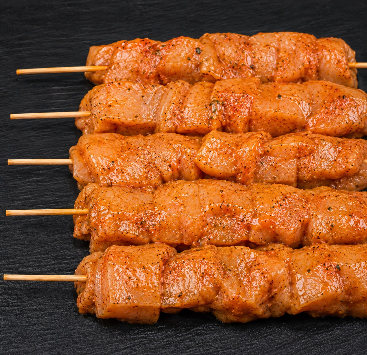 Brochette de dinde marinée